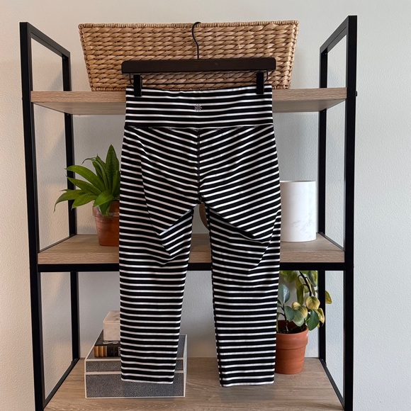 Athleta Mid-Rise Chaturanga Capri Legging Black and White Stripe, Small - Picture 5 of 12